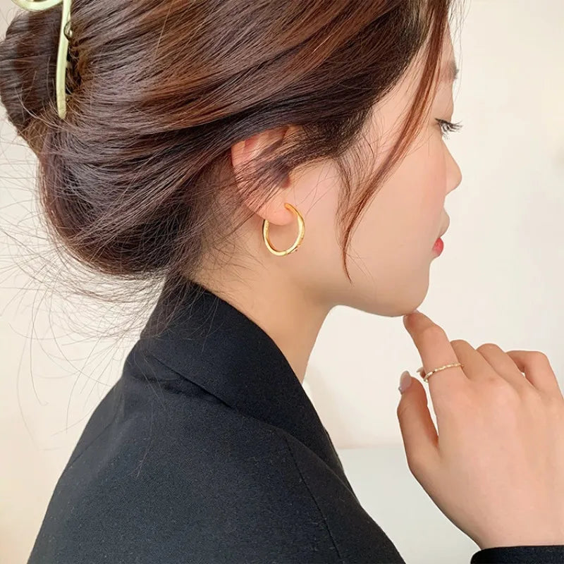 New Fashion Classics Simple Big Round Hoop Earrings for Women Circle Girls Shiny Delicate Party Womens Jewelry New Arrival 2025
